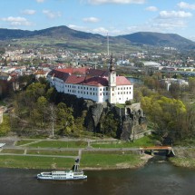 Děčínský zámek